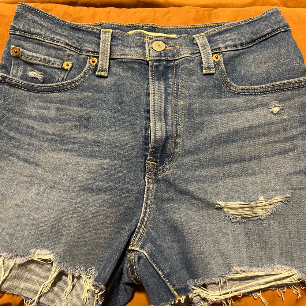 Women high rise levi denim shorts